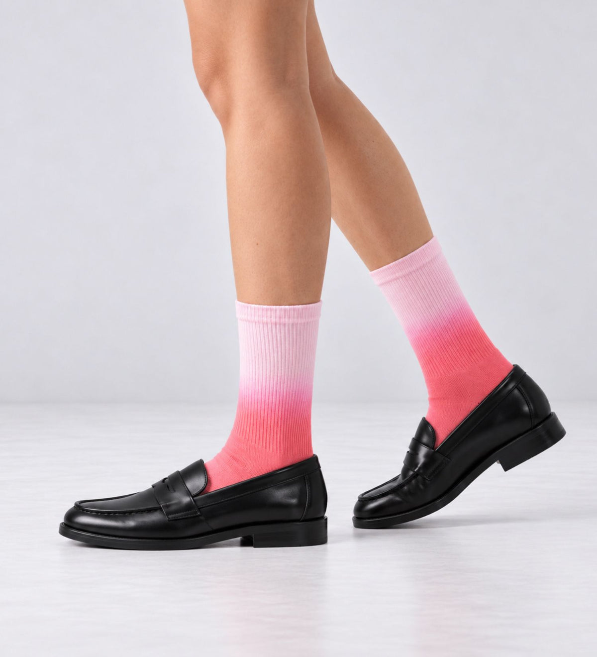 GRADIENT STRAWBERRY ICE SOCKEN